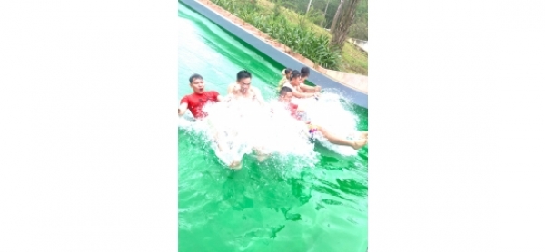 WATER SLIDE -TRƯỢT NƯỚC